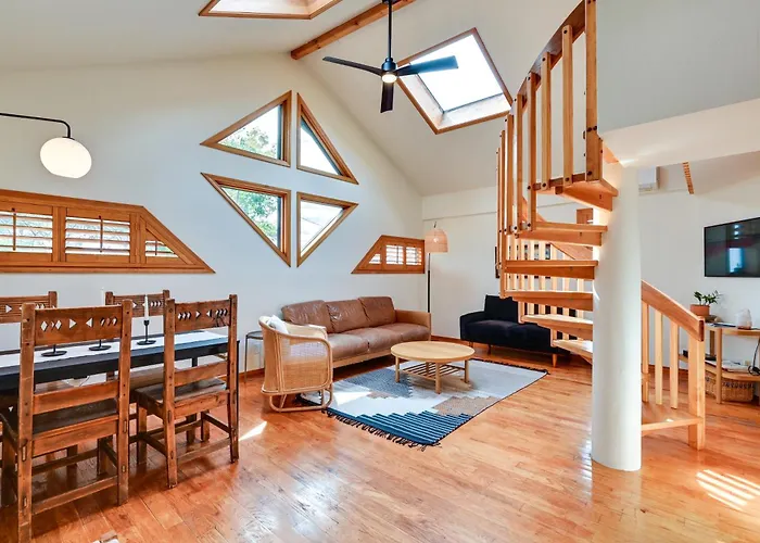 Pet-friendly W/ Patio Apartment *